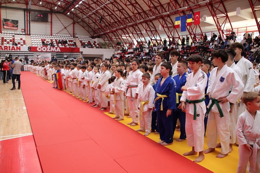 Cupa Motiuashi 2025 – Prima ediție a devenit competiție internațională! Sute de sportivi pe tatami și un moment emoționant alături de Sensei Petre Moțiu